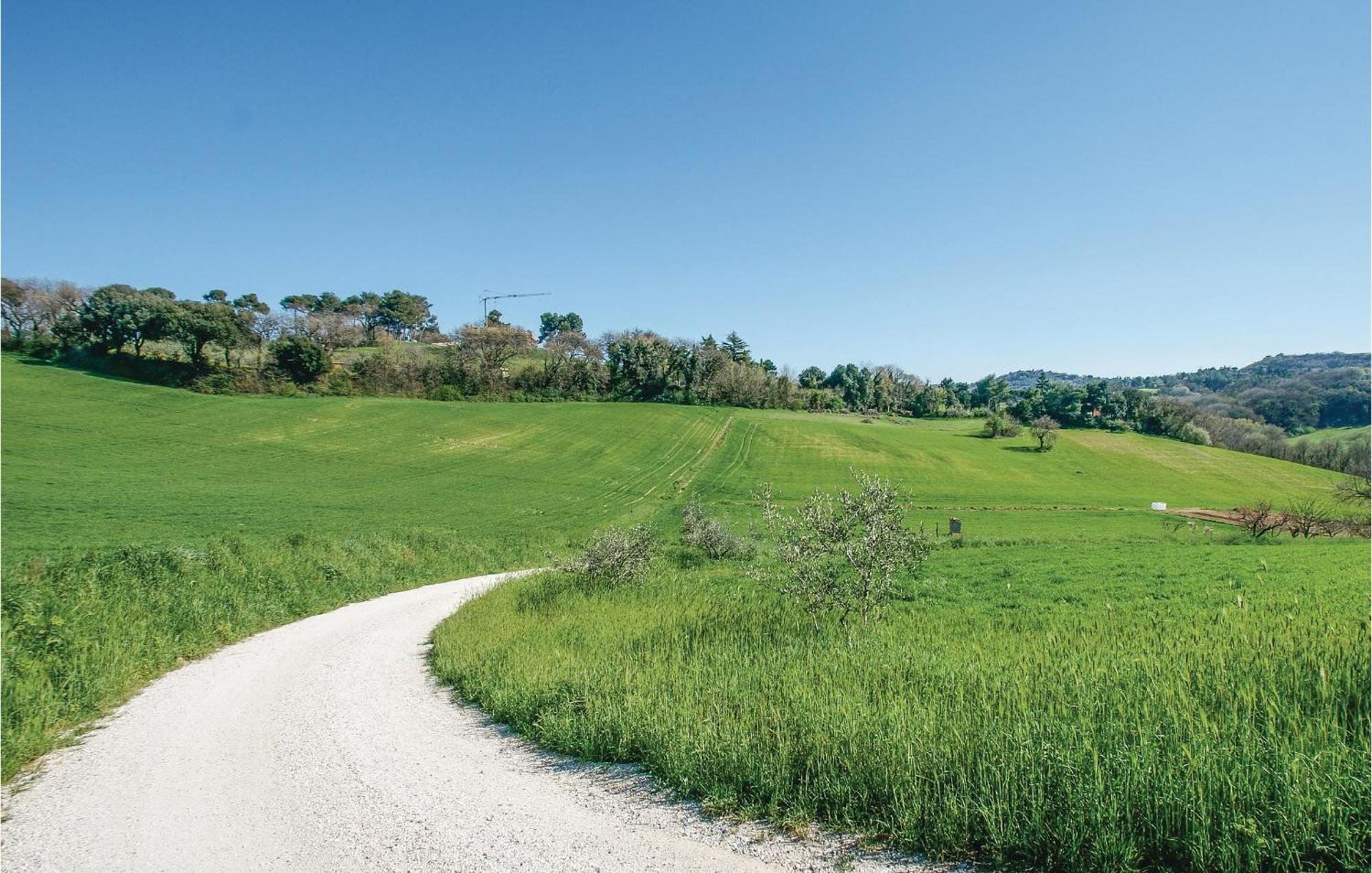 Strada Dei Condotti 佩萨罗 外观 照片
